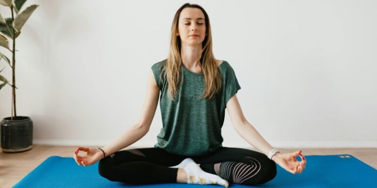 A Beginner's Guide to Yoga Meditation (in 2024)